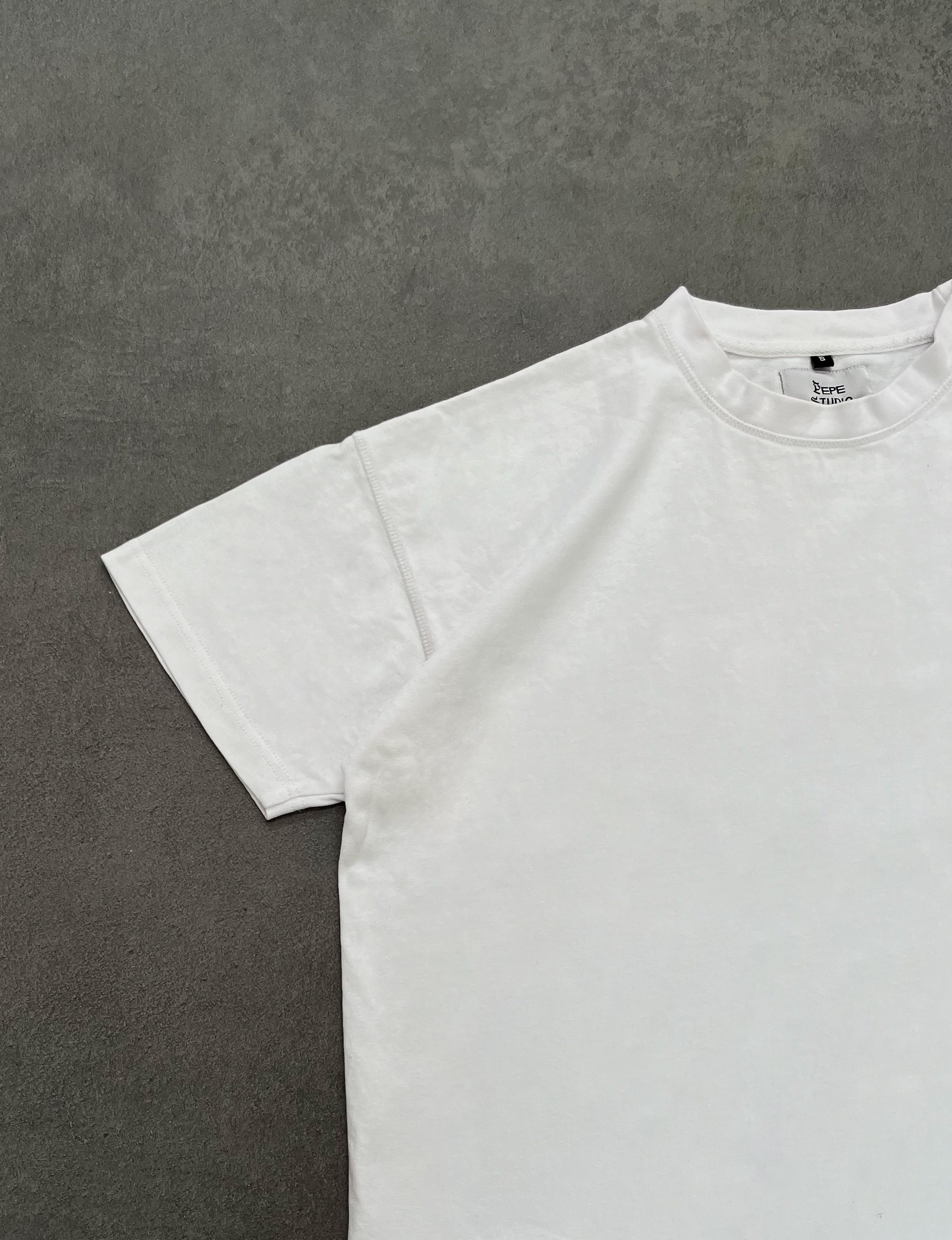 OG BOXY WHITE TEE