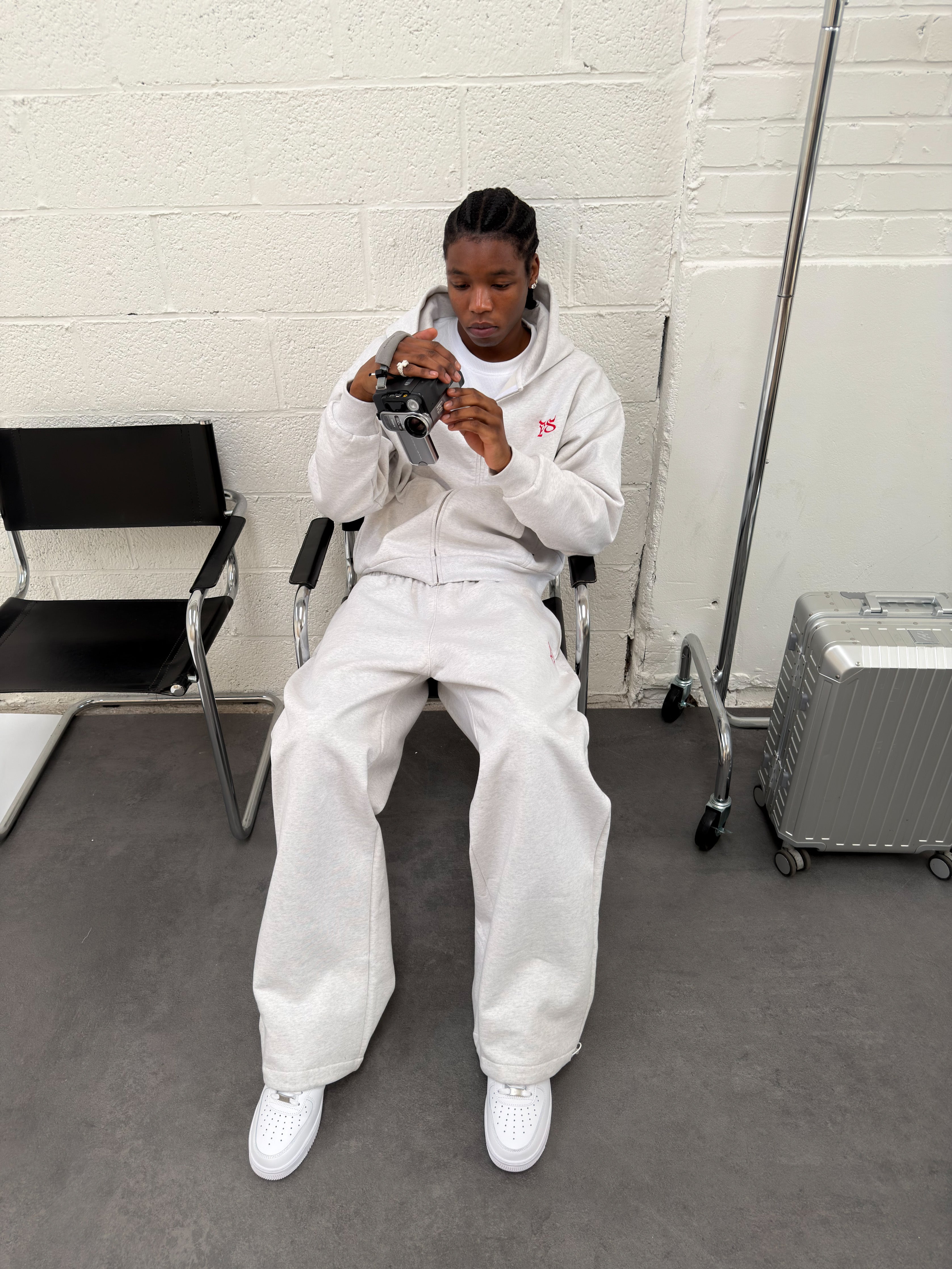 LIGHT GRAY BAGGY TROUSER