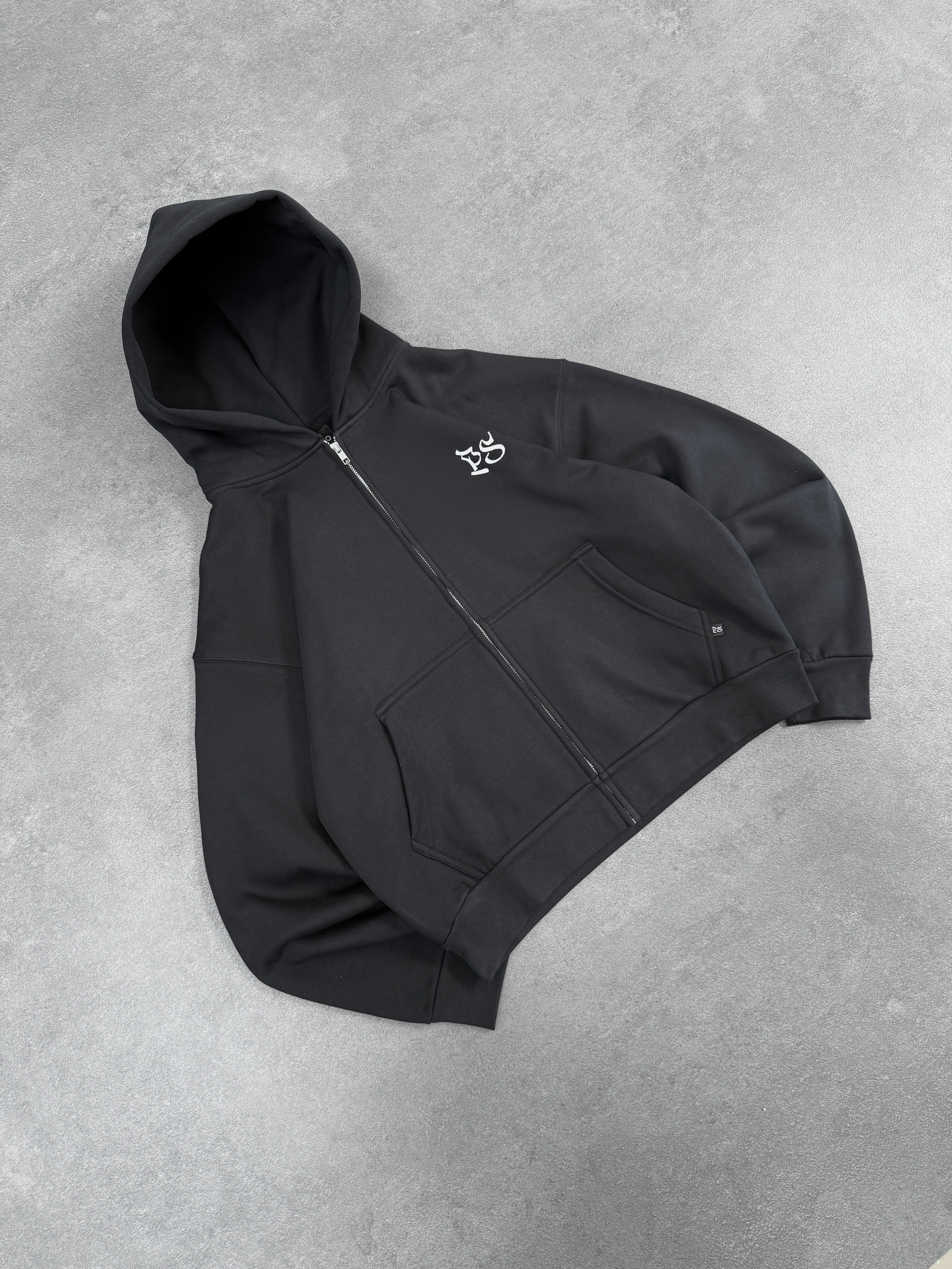 BLACK ZIP-HOODIE