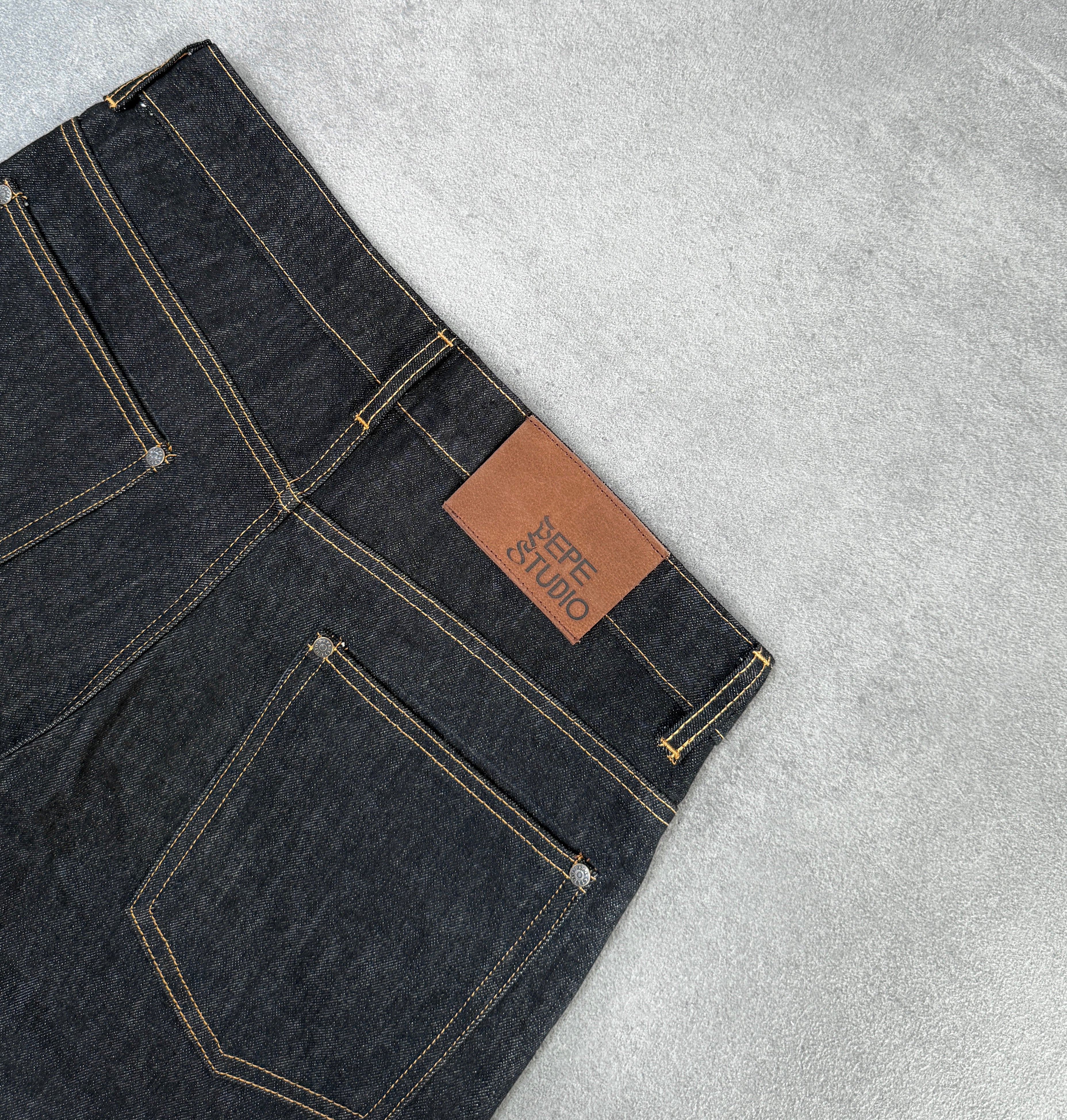 DARK RAW SELVEDGE SHORTS