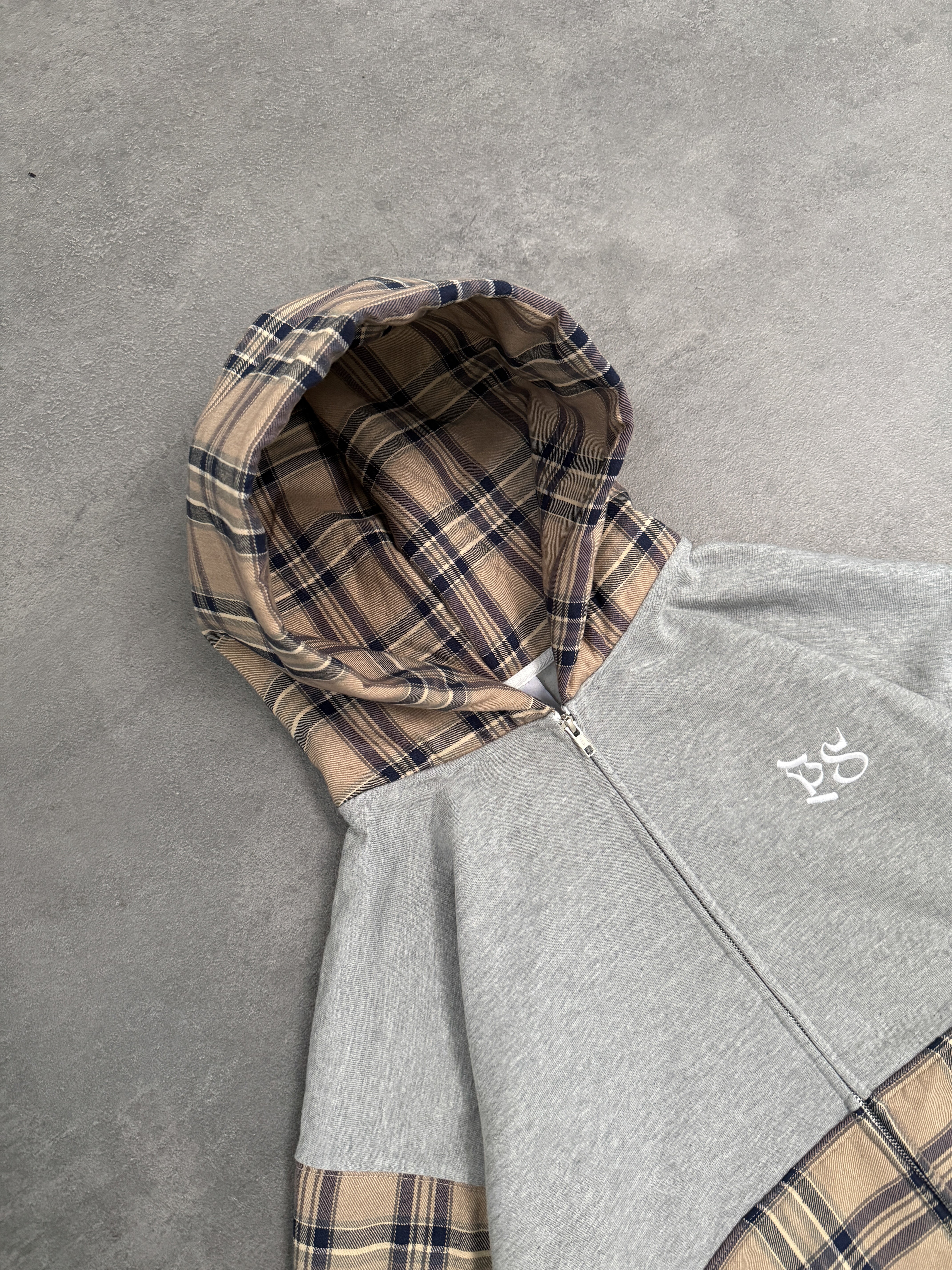 The Legacy Zip-Hoodie – Beige Edition