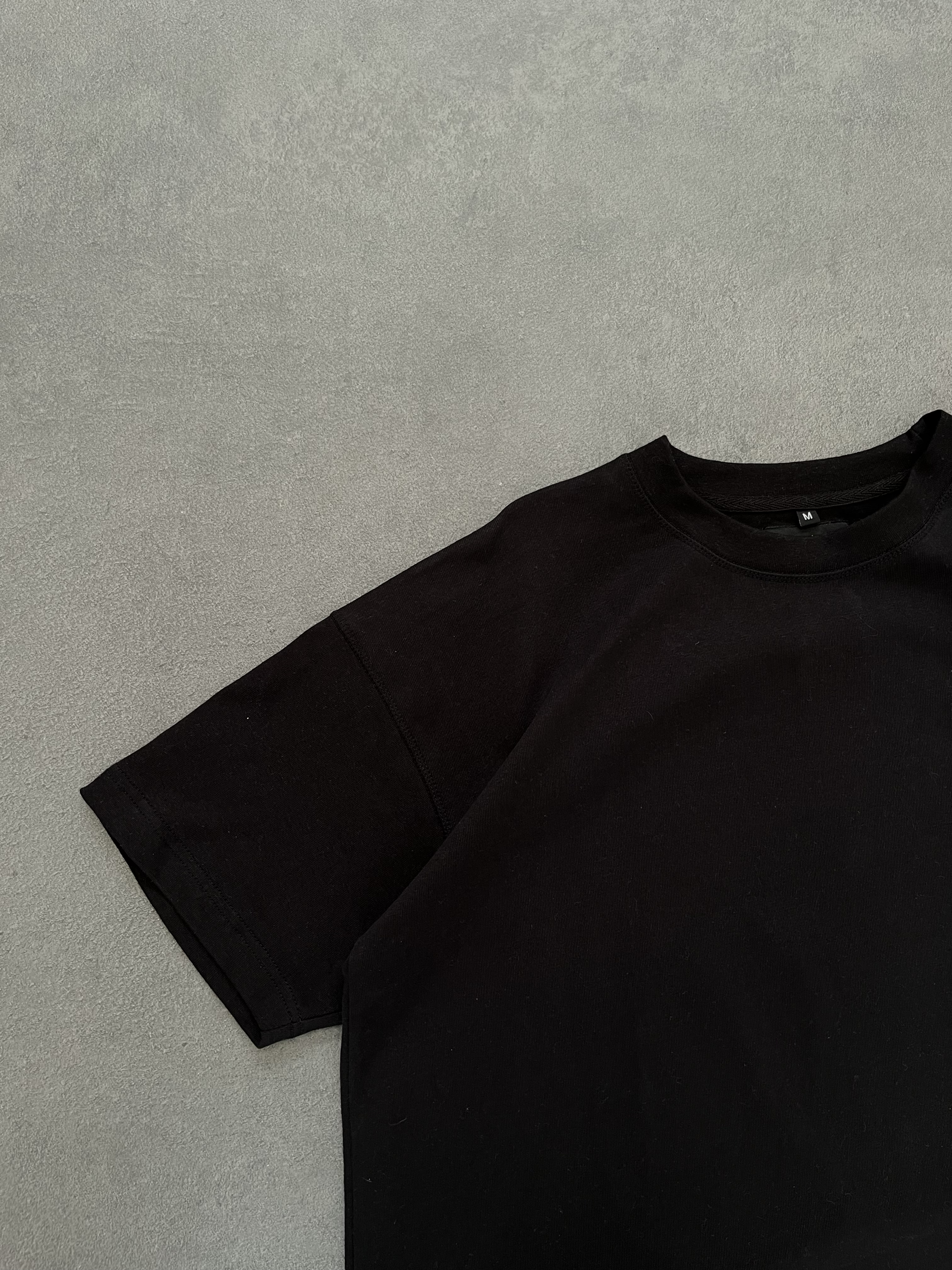 OG BOXY BLACK TEE