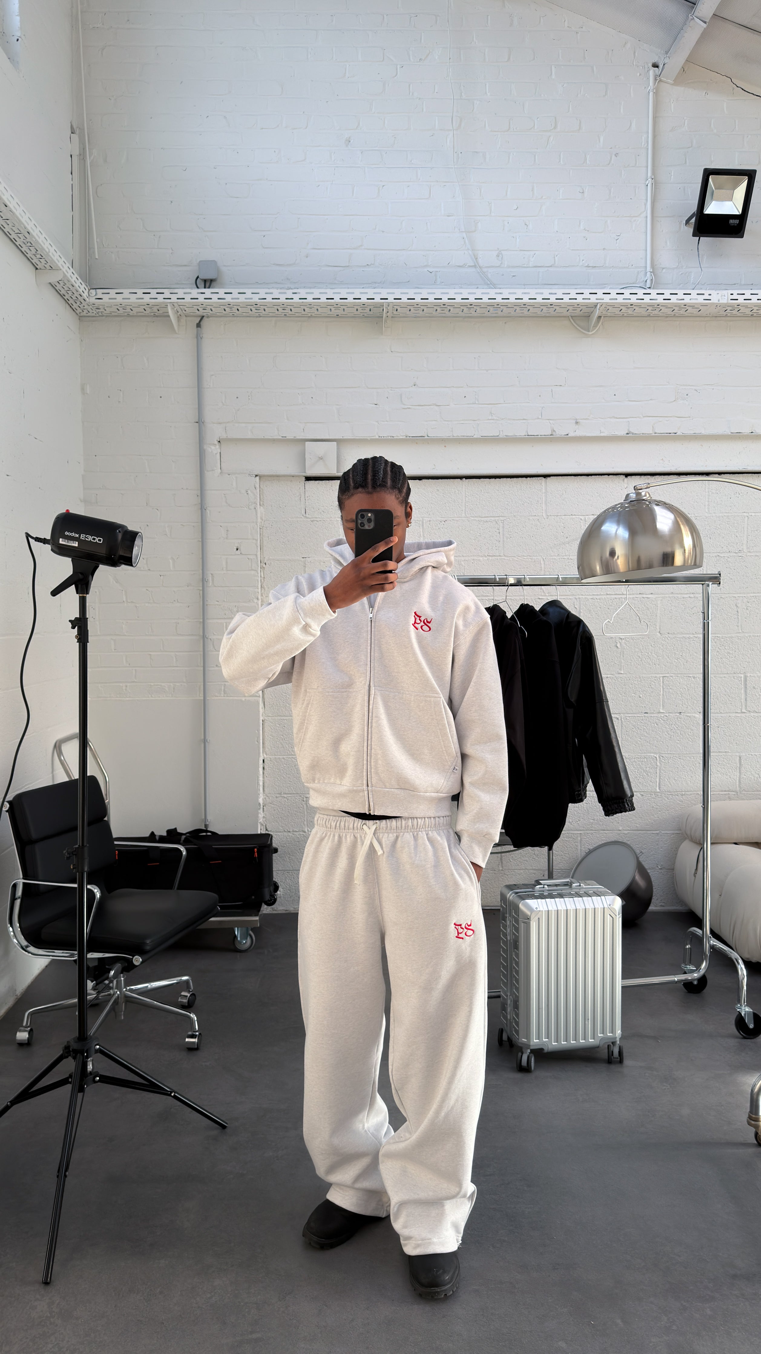 LIGHT GRAY BAGGY TROUSER