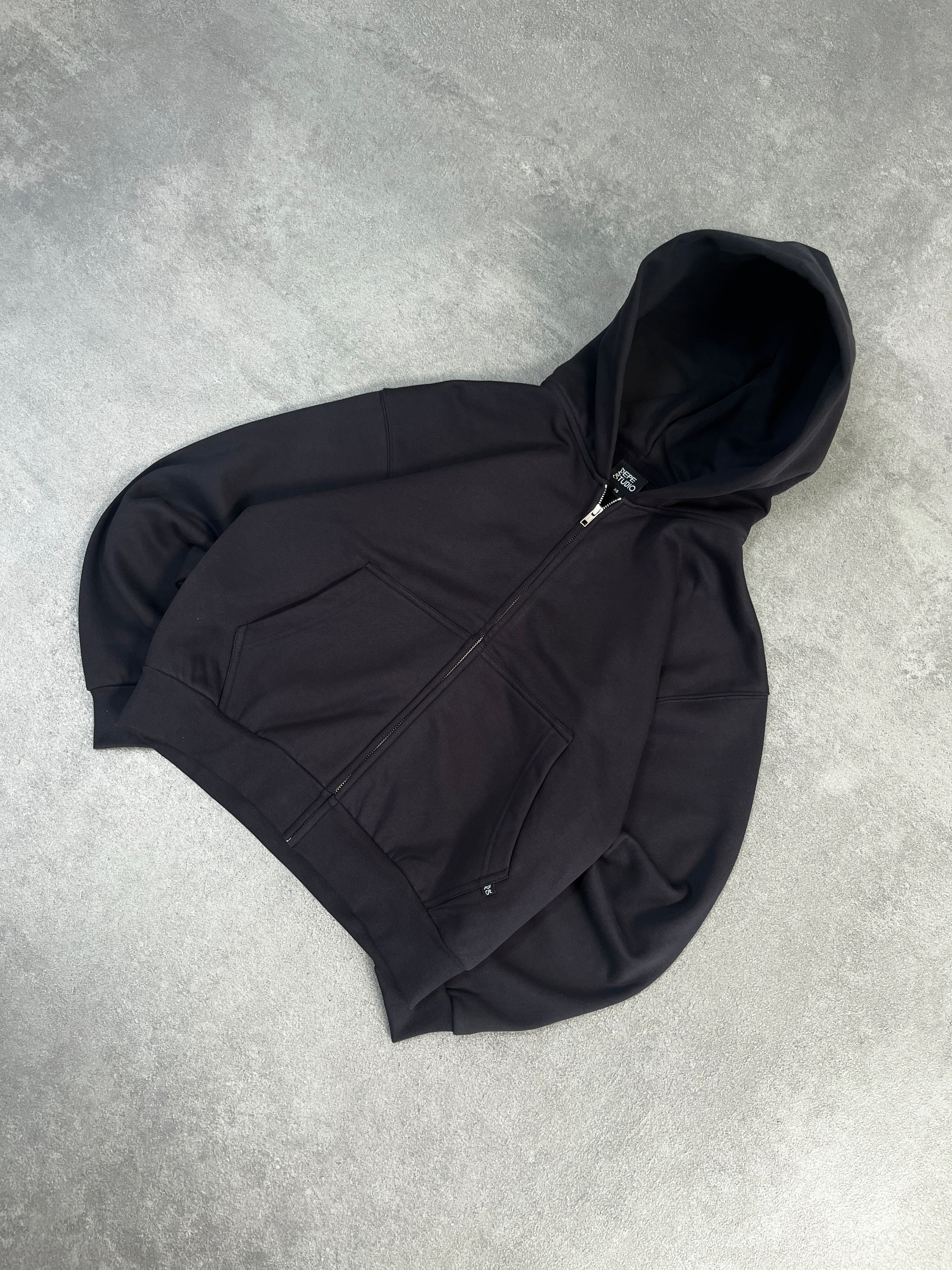 BLACK COMFY ZIP-HOODIE