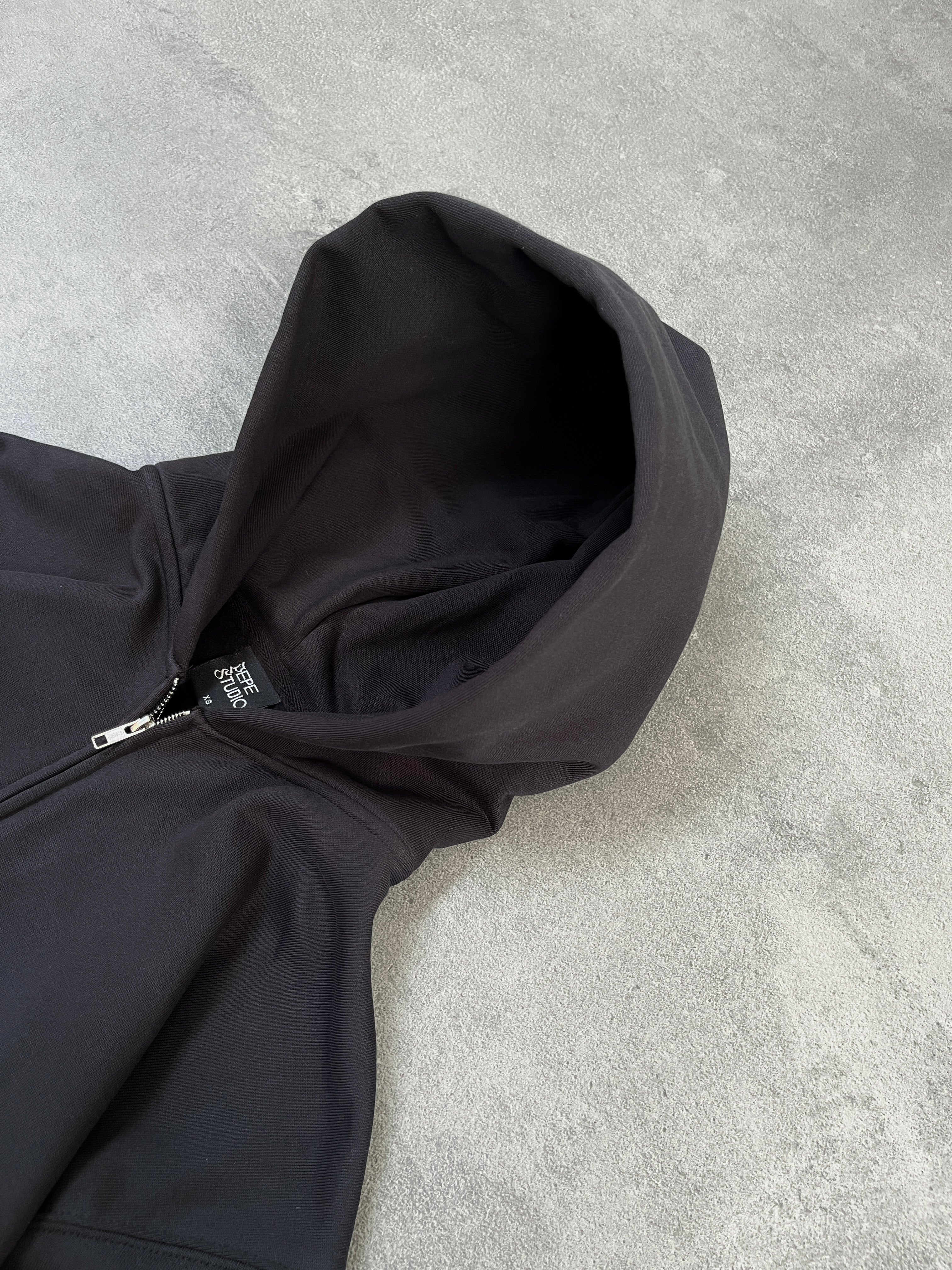 BLACK COMFY ZIP-HOODIE