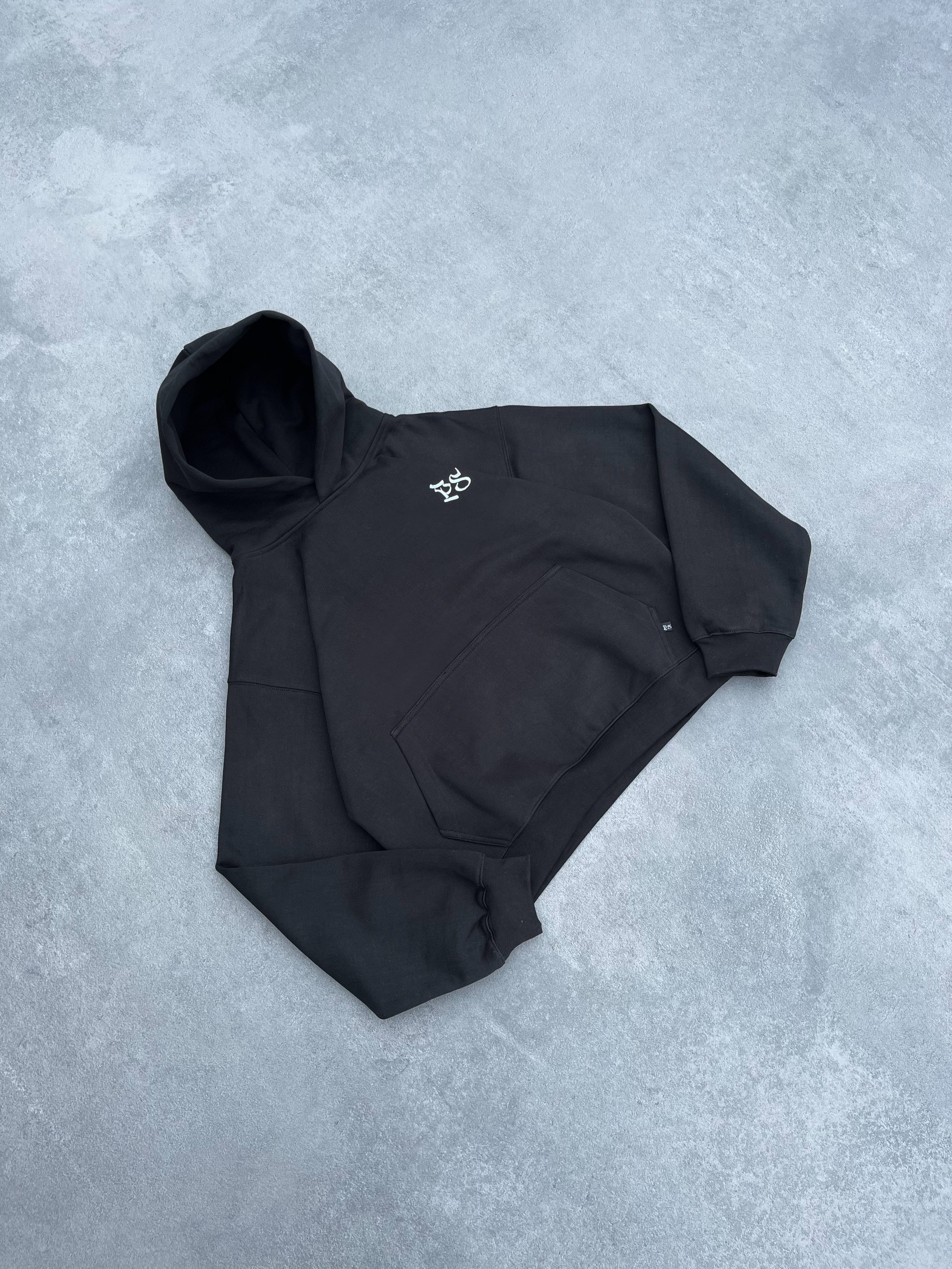 BLACK BOXY HOODIE