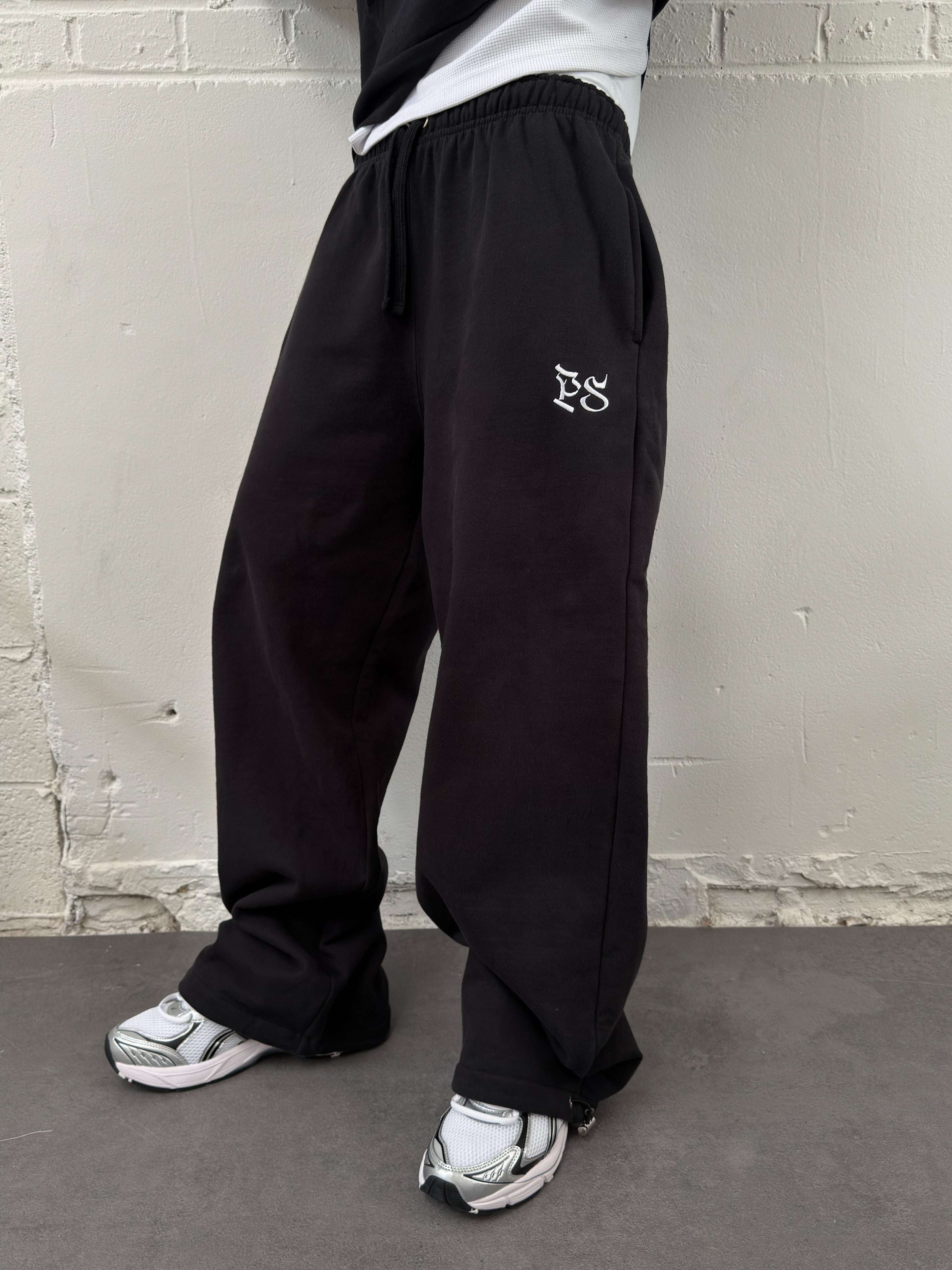 BLACK BAGGY TROUSER