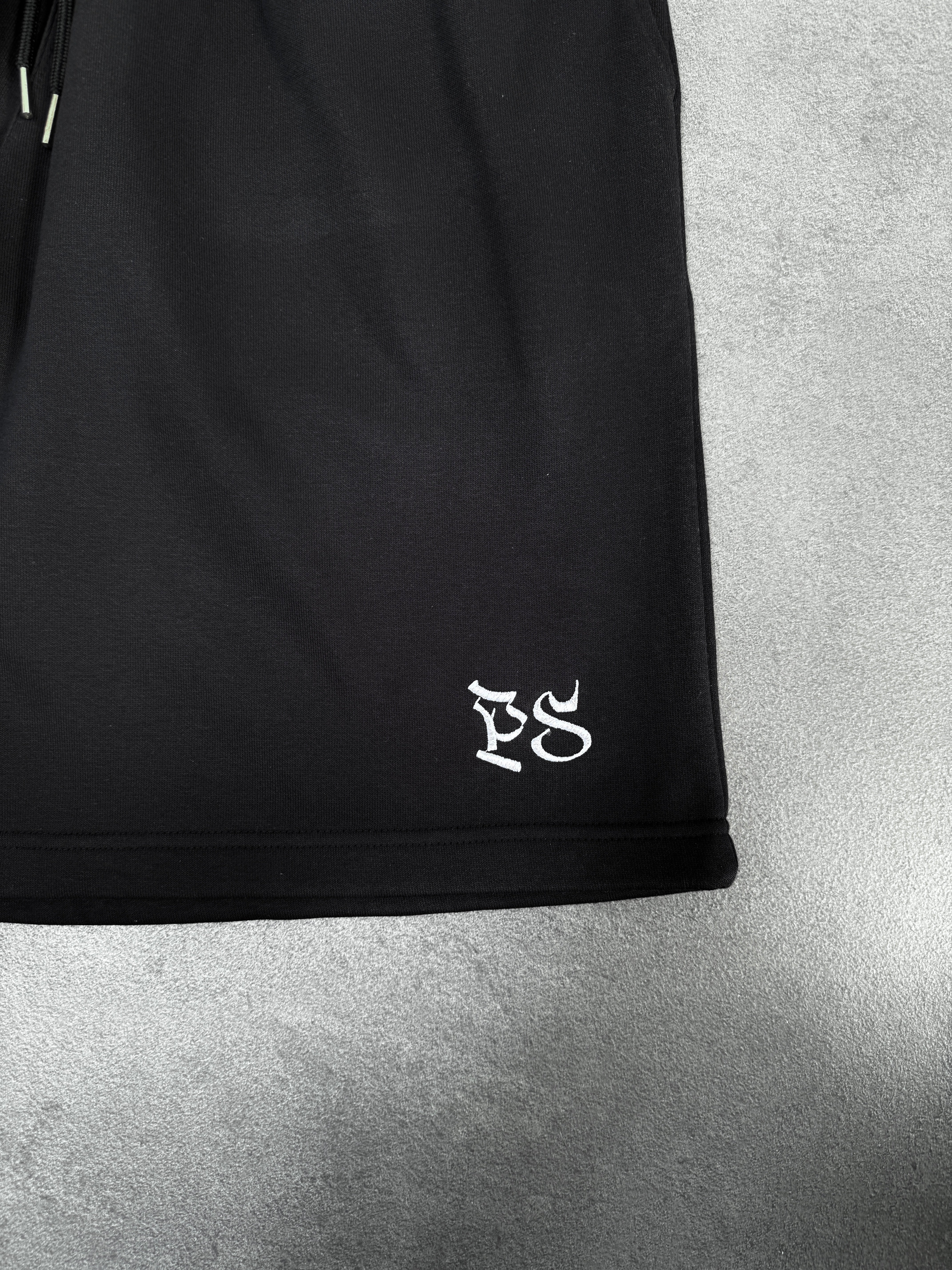 BLACK SWEATS SHORTS