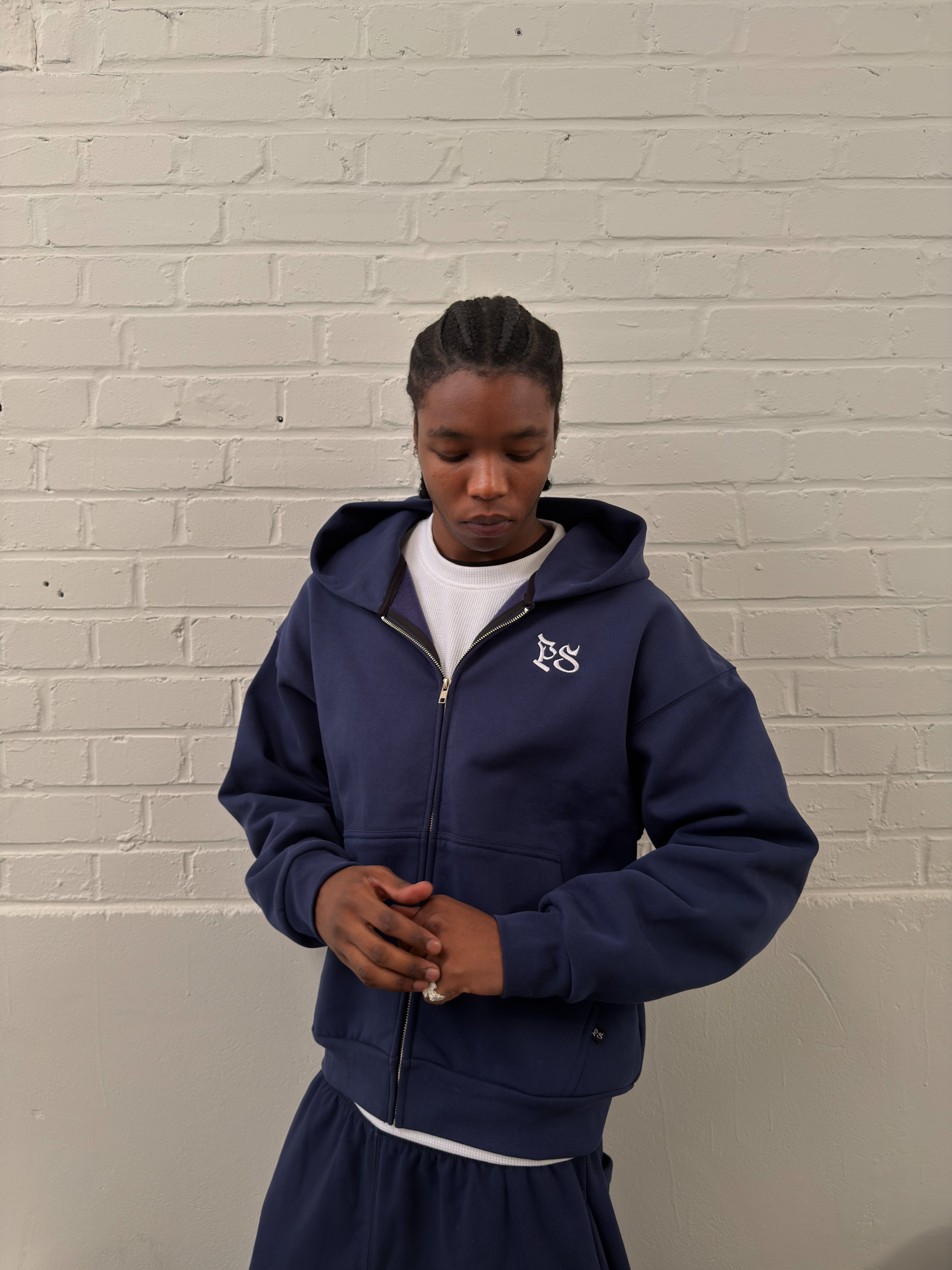 NAVY ZIP-HOODIE