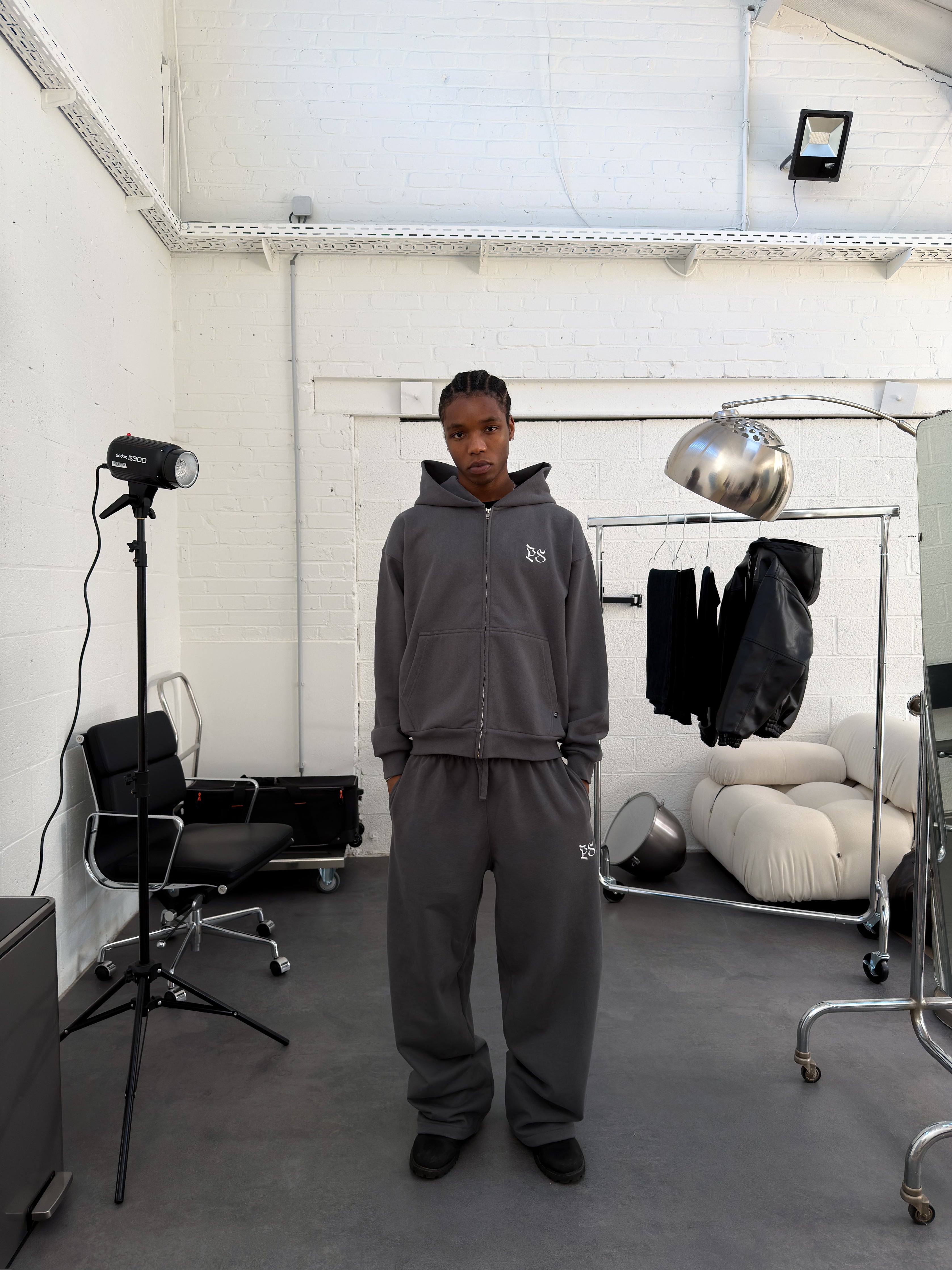 CHARCOAL GRAY ZIP-HOODIE